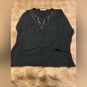 KD KayDee Women’s black medium shirt